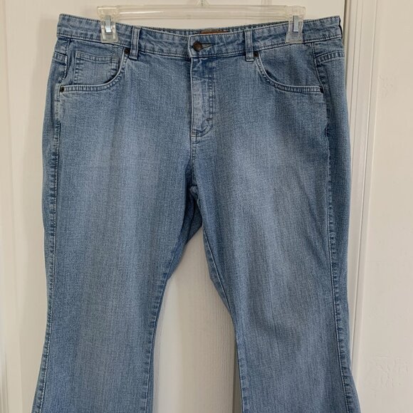 Lee One True Fit Bootcut Jeans Mid Rise Light Wash Blue Petite Size 18 WP - Picture 5 of 7